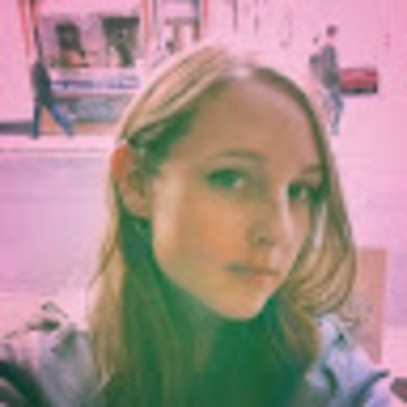Meet your Posher, Jessica - Picture 1 of 1